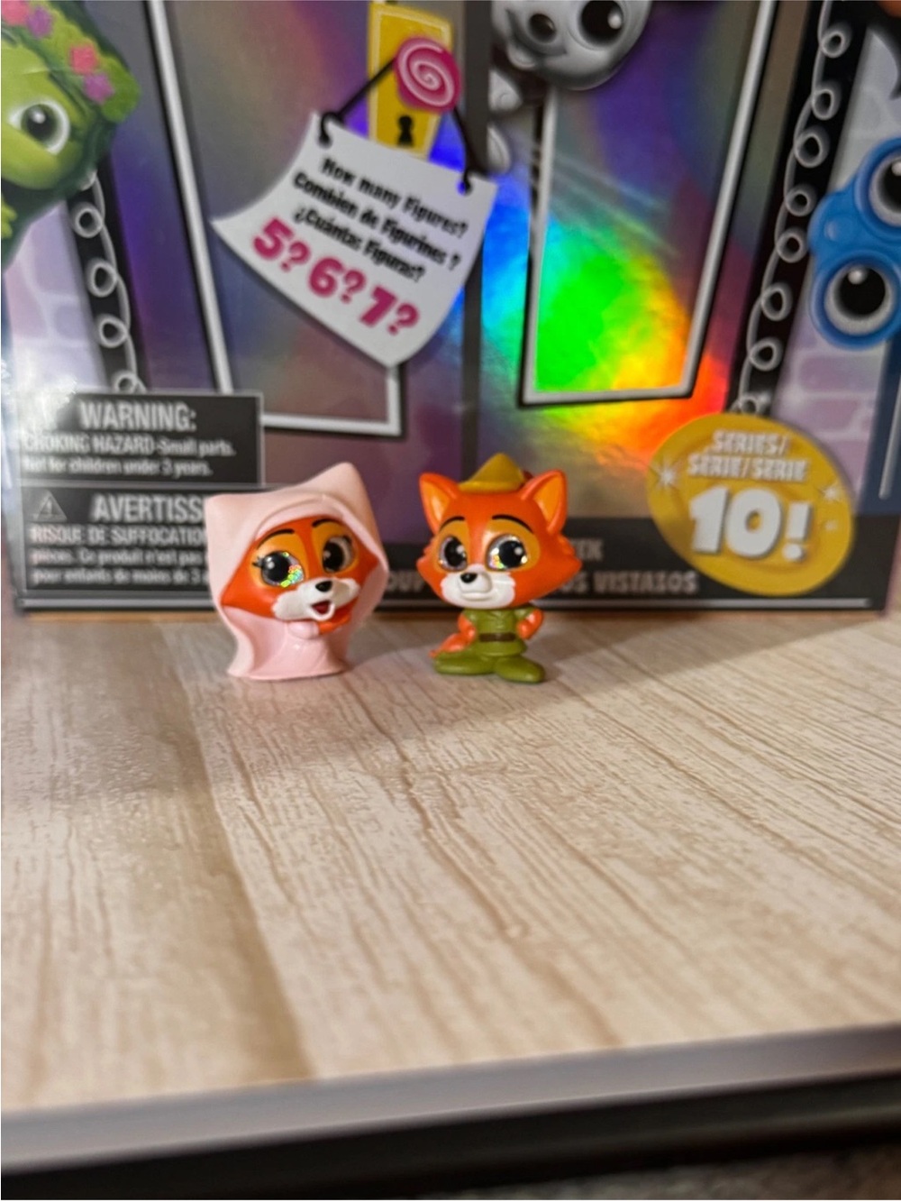 Maid Marian & Robinhood Series 10 Disney Doorables
